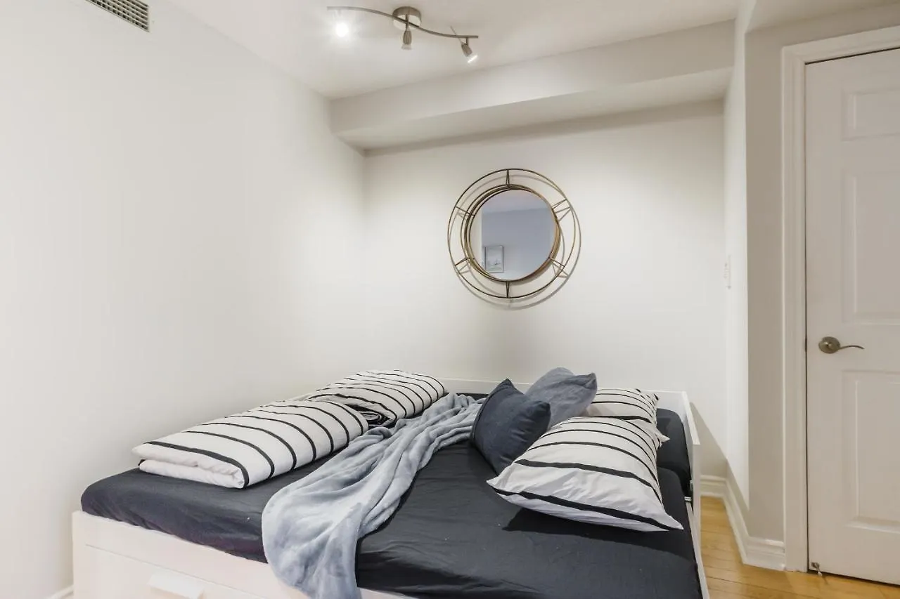 Aoc Suites - Heart Of Downtown Condo Toronto