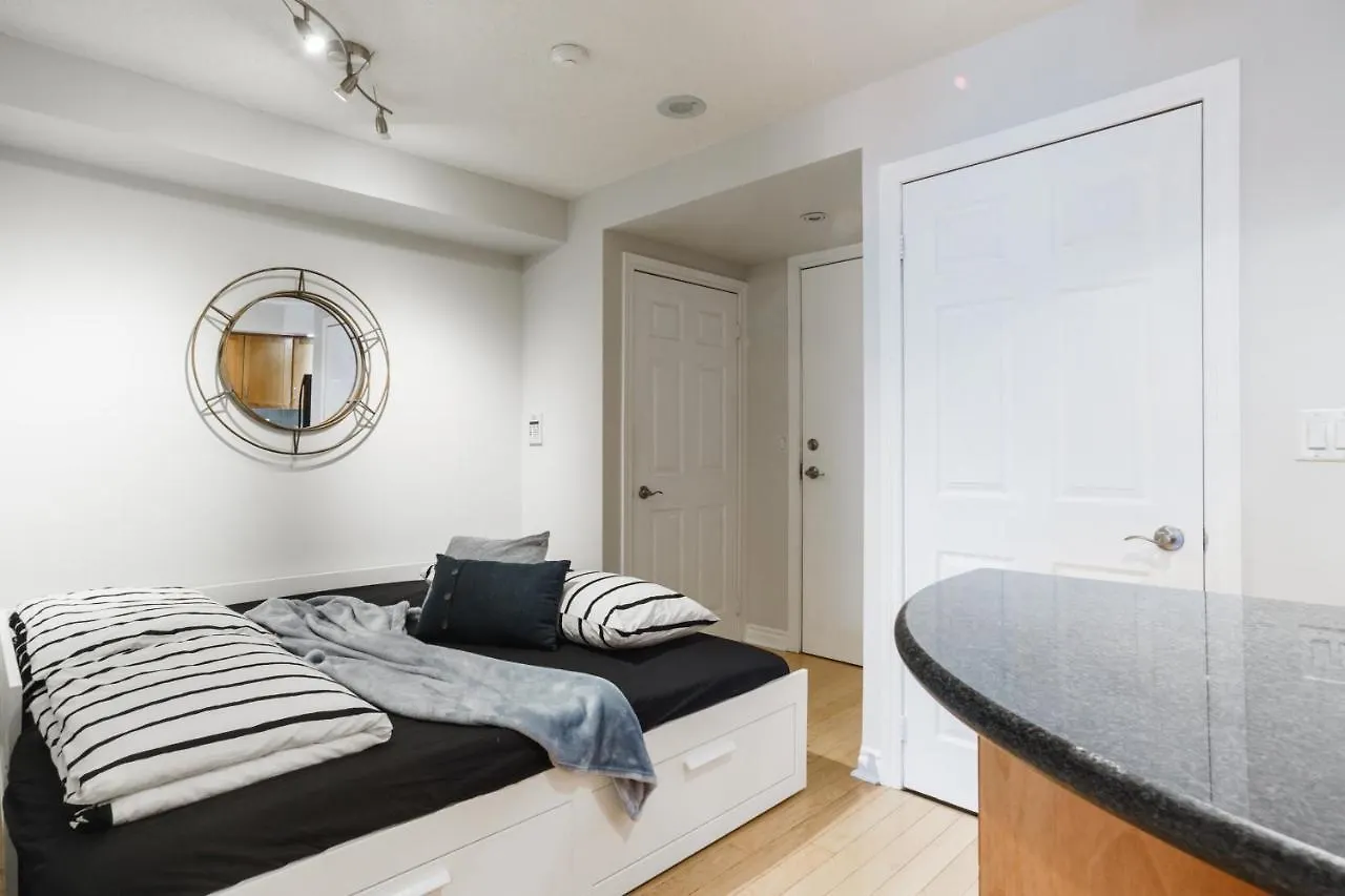 Aparthotel Aoc Suites - Heart Of Downtown Condo Toronto