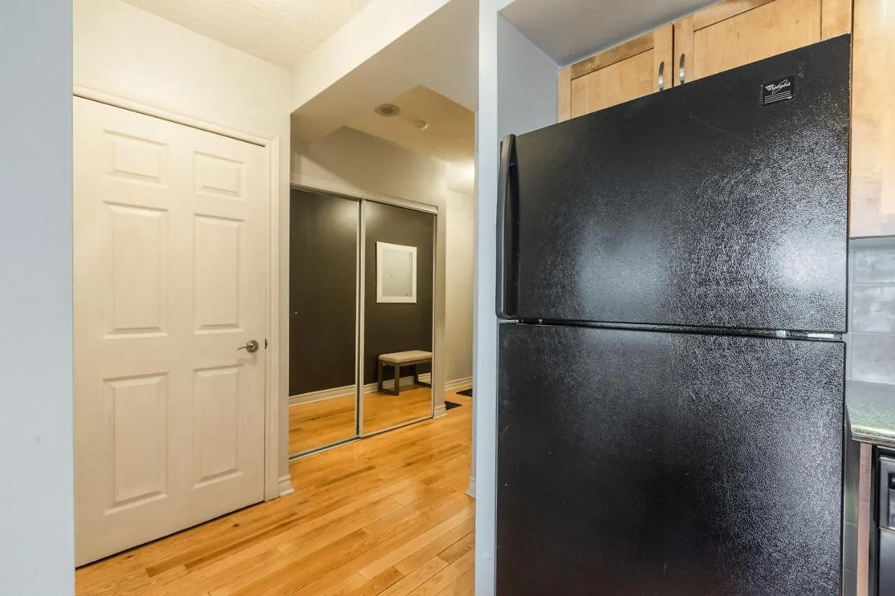 Aparthotel Aoc Suites - Heart Of Downtown Condo Toronto