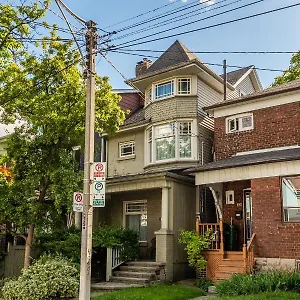  Guest house Cozy 5 Bedroom House In Downtown By Globalstay