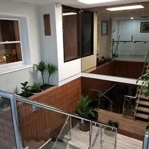 Aparthotel Bloorcourt Inn